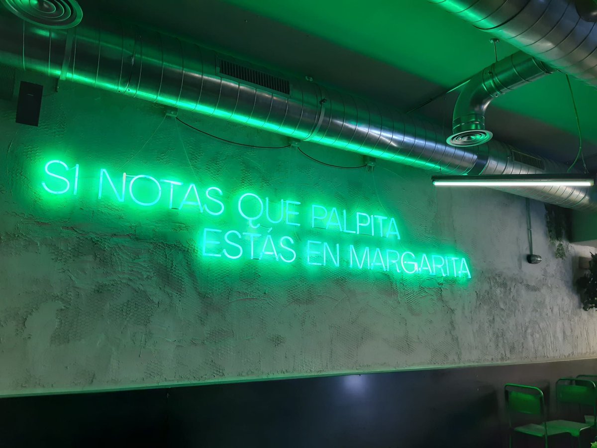 LuminososArga's tweet image. Diseño de neón para @margarita_malapata 🟢 🍕 🍏 

#luminososarga #vinilo #metacrilato #pamplonairuña #pamplonart #montajesindustriales #navarragrafías #señalética #diseñosgraficos #rotulación