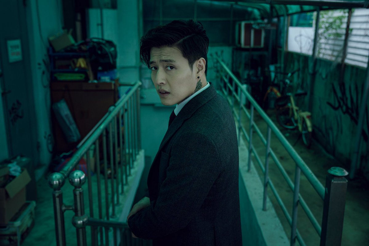 amirkdrama's tweet image. مقتطفات من فيلم الغموض #Streamin 
يحكي قصة مذيع يكتشف دليل يخص قاتل متسلسل فيقوم باستفزازه في بثه من أجل المشاهدات و الإيقاع به لكن سرعان ما يتحول الأمر الى حرب نفسية 💥
العرض الشهر القادم