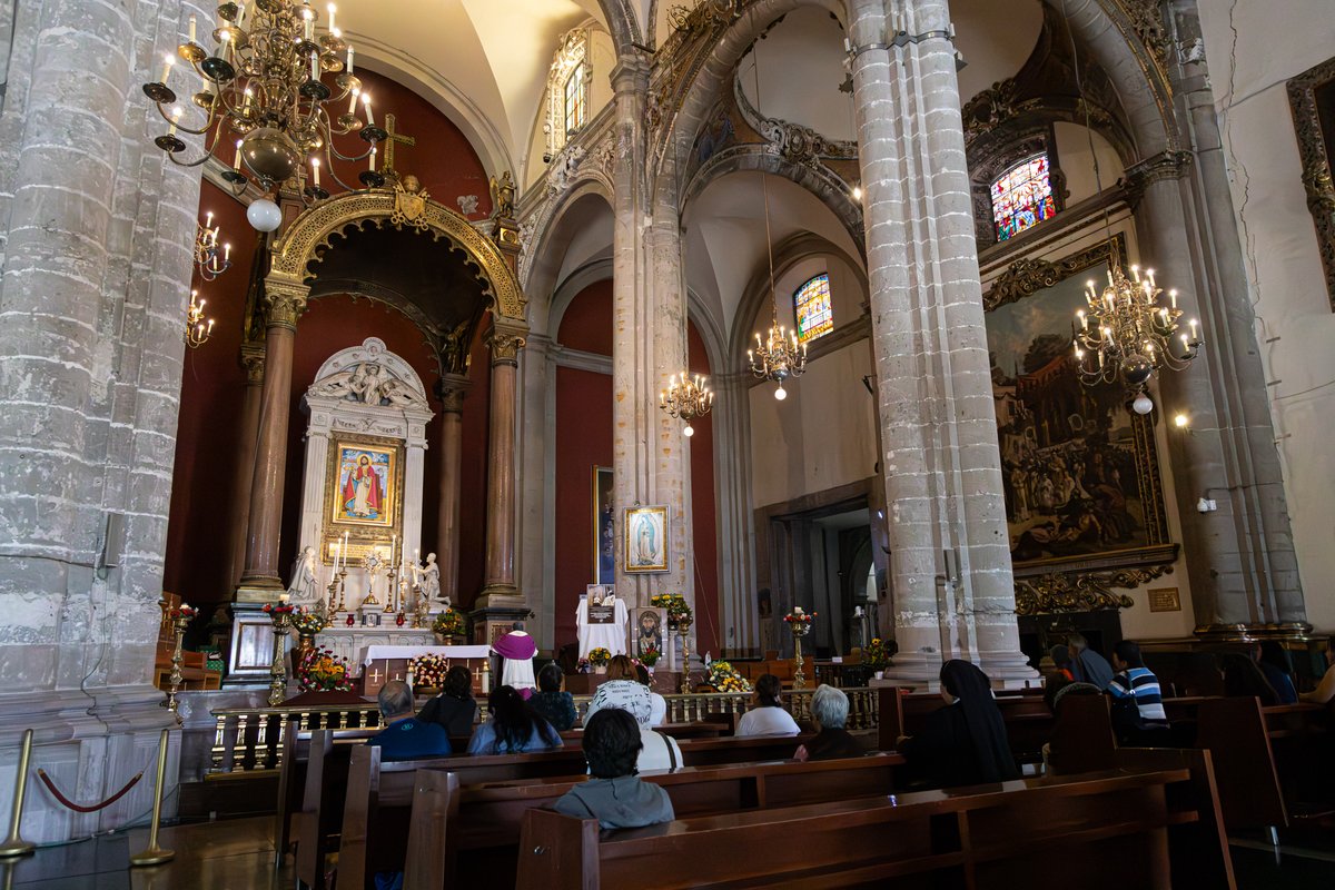 GALERÍA | Este lunes 24 de febrero, la Basílica de Guadalupe se unió con el Vaticano en el Rezo del Santo Rosario por la salud del Santo Padre Francisco en el Templo Expiatorio a Cristo Rey (Antigua Basílica de Guadalupe)