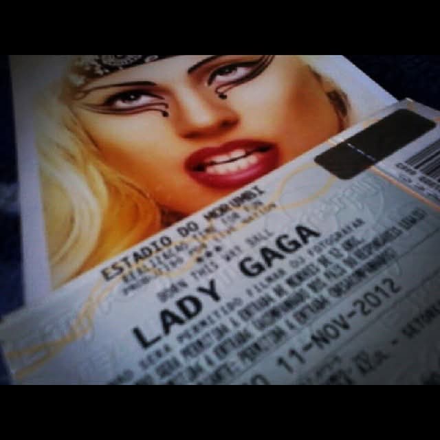 HenriqueFer_'s tweet photo. @RDTLadyGaga #SantanderComAMother #SMUSIC https://t.co/3eJBF6zUiM