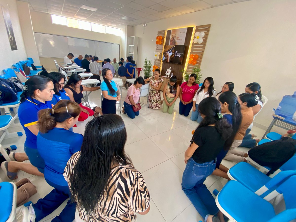 Semana de Énfasis Espiritual Docente 2025

📍 Hoy iniciamos un desafío que marcará la diferencia:5️⃣2️⃣ días de cambios - La influencia del líder adventista”🤩
.
.
.
#EducaciónAdventista #52DíasDeCambio #LiderazgoQueTransforma #DocentesConPasión