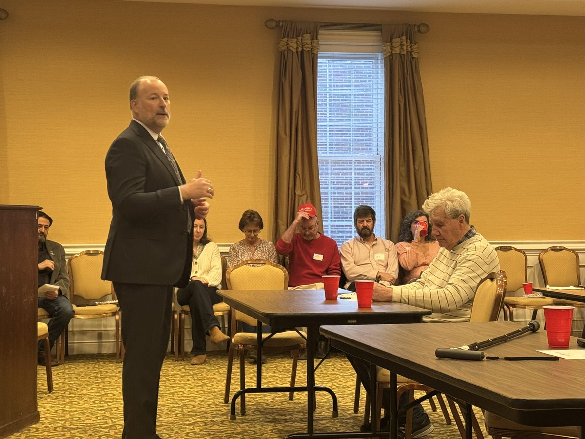 Joseph Bustos 🔥 (@joebreporter) on Twitter photo .<a href="/BennettSCSenate/">Senator Sean Bennett 🌙</a> tells the Richland County GOP that he is considering a run for governor.
“I think South Carolina needs a serious leader, because there are seriously issues that are facing us,” Bennett says. .<a href="/BennettSCSenate/">Senator Sean Bennett 🌙</a> tells the Richland County GOP that he is considering a run for governor.
“I think South Carolina needs a serious leader, because there are seriously issues that are facing us,” Bennett says.