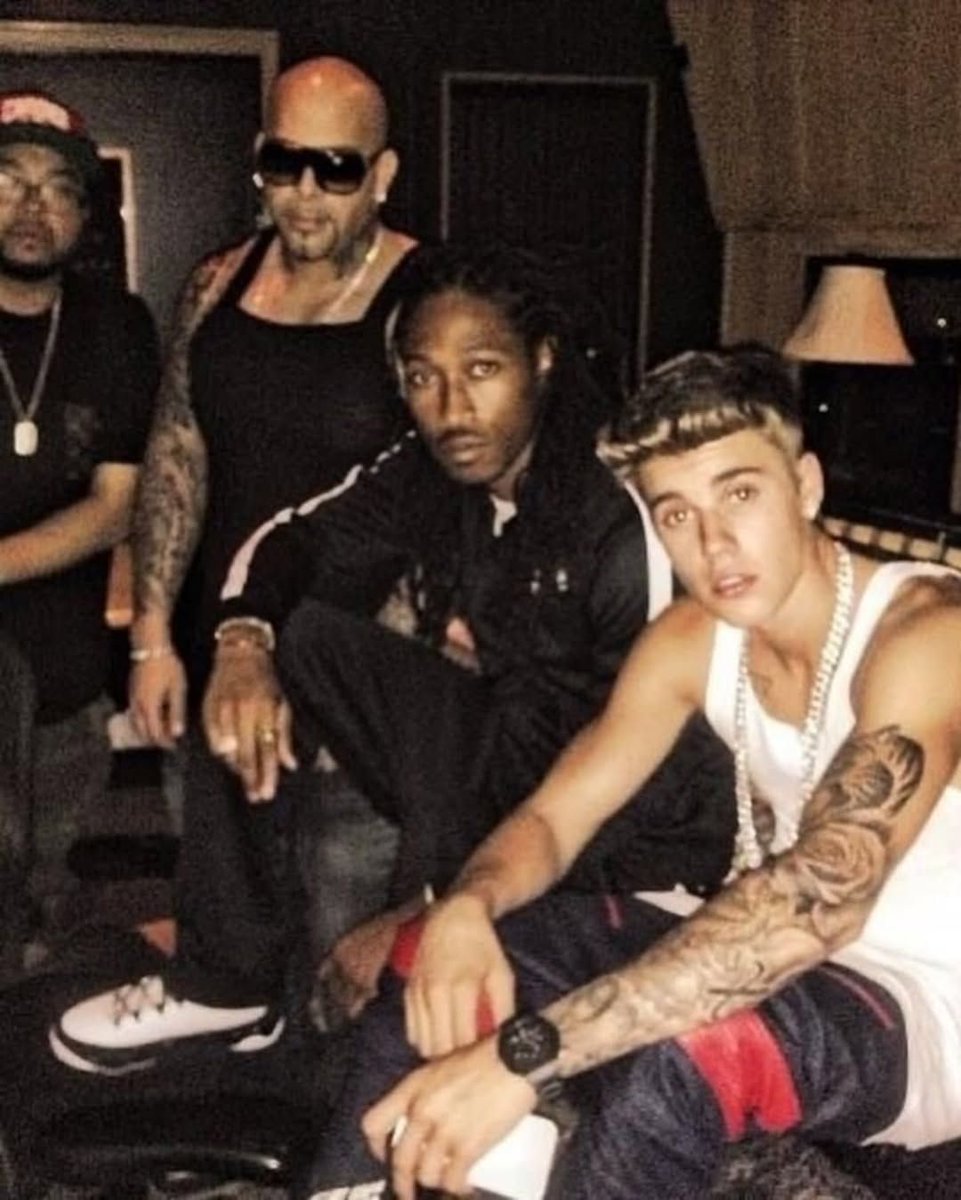pedestrian's tweet photo. Justin Bieber's lightskin era https://t.co/rAaG0T6NQs