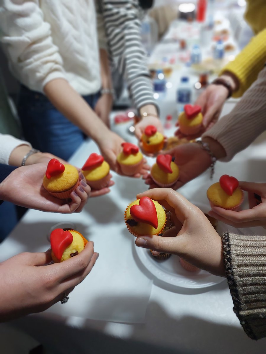 boldavankara's tweet photo. Bol-Dav Vakfı Ankara’da Bolvadinli Öğrenciler İçin Butik Pasta Ustası #MihraceGönbe’ nin rehberliğinde Kurabiye Süsleme Workshop’ Etkinliği Düzenledi. Haber devamı: https://t.co/hWETURucCg adresinde #boldav #Bolvadin #Ankara #Afyonkarahisar #ButikPasta #Workshop #AtölyeÇalışması https://t.co/O6C8S116rz