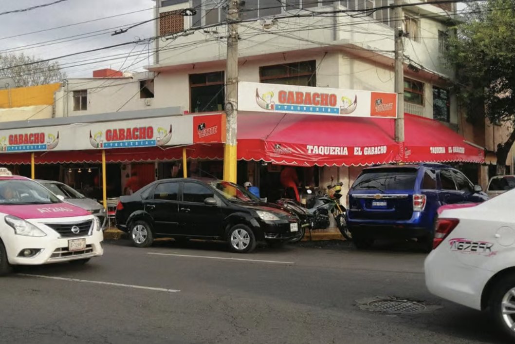 localmx_'s tweet photo. #ComeComoLocal A lo largo de tres cuadras sobre Lorenzo Boturini predomina un olor a carne, debido a la diversidad de taquerías que hay en esta calle. https://t.co/8NnSBNGSqS https://t.co/sdKzIUCC0d