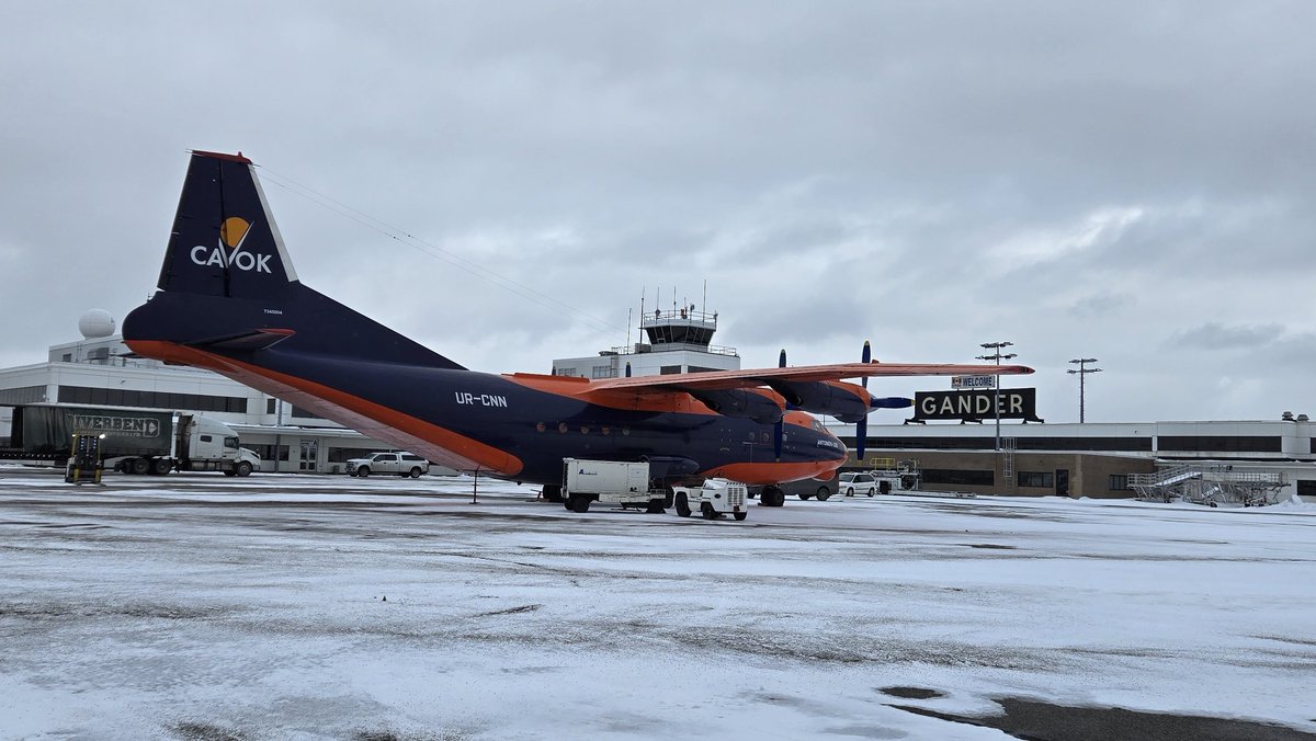 Deltafox007's tweet photo. CAVOK Antonov An-12B #alliedaviation #ganderairport #cavok https://t.co/rij8wWmtp5