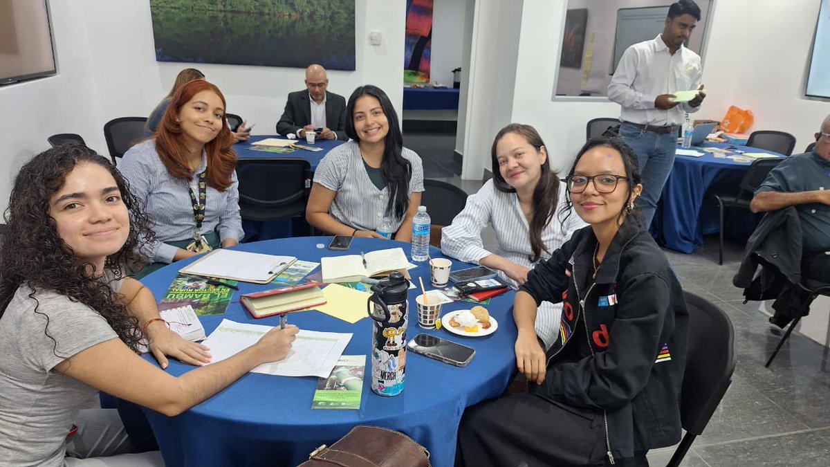 inbarlac's tweet photo. Reunión liderada por la Dirección Nacional Forestal del @MiAmbientePma para obtener insumos claves y elaborar  una hoja de ruta para promover el desarrollo sostenible del🎋en 🇵🇦.
Participaron el  @MIDAPma @utppanama @UNIVERSIDAD_PMA #CONABA y otros actores claves.
@Coop_Esp_CR https://t.co/Cumf15cUIi