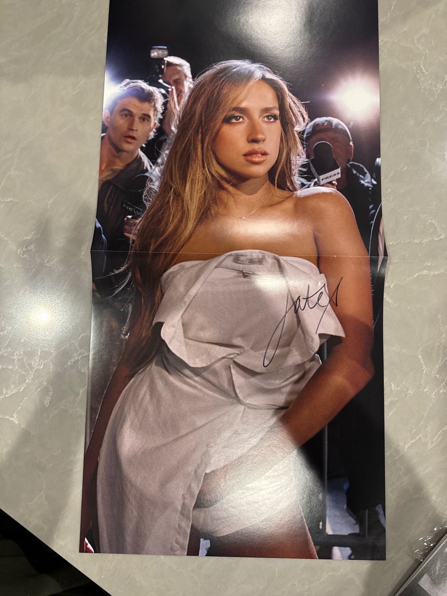 visnotalrightt's tweet image. is this real…