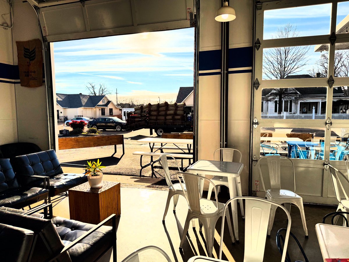 Snow one week, garage doors open the next. Gotta love Mississippi  weather. ☃️⚡️☀️