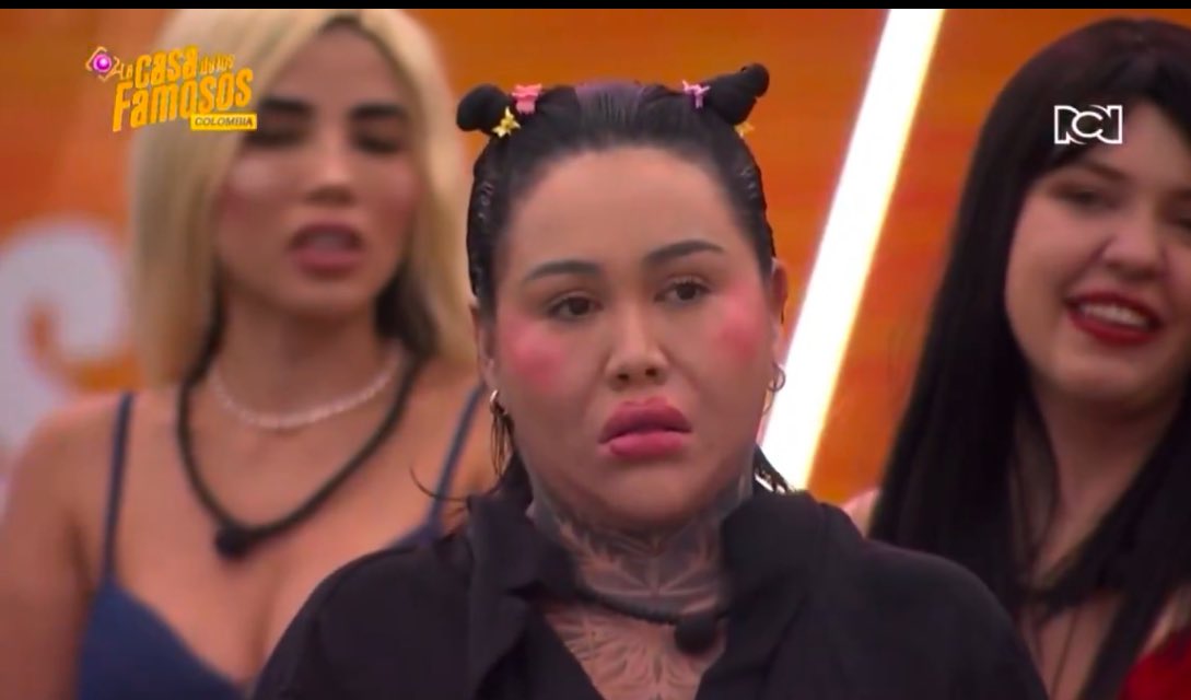 tata12R_'s tweet image. Ve pero yina por que se parece tanto a la oruga de bichos? JAJAJAAJAJAJ
buscarle parecidos feos a yina es mi desahogo del trabajo🤣 #LaCasaDeLosFamososCol
#LaCasaDeLosFamososCol2