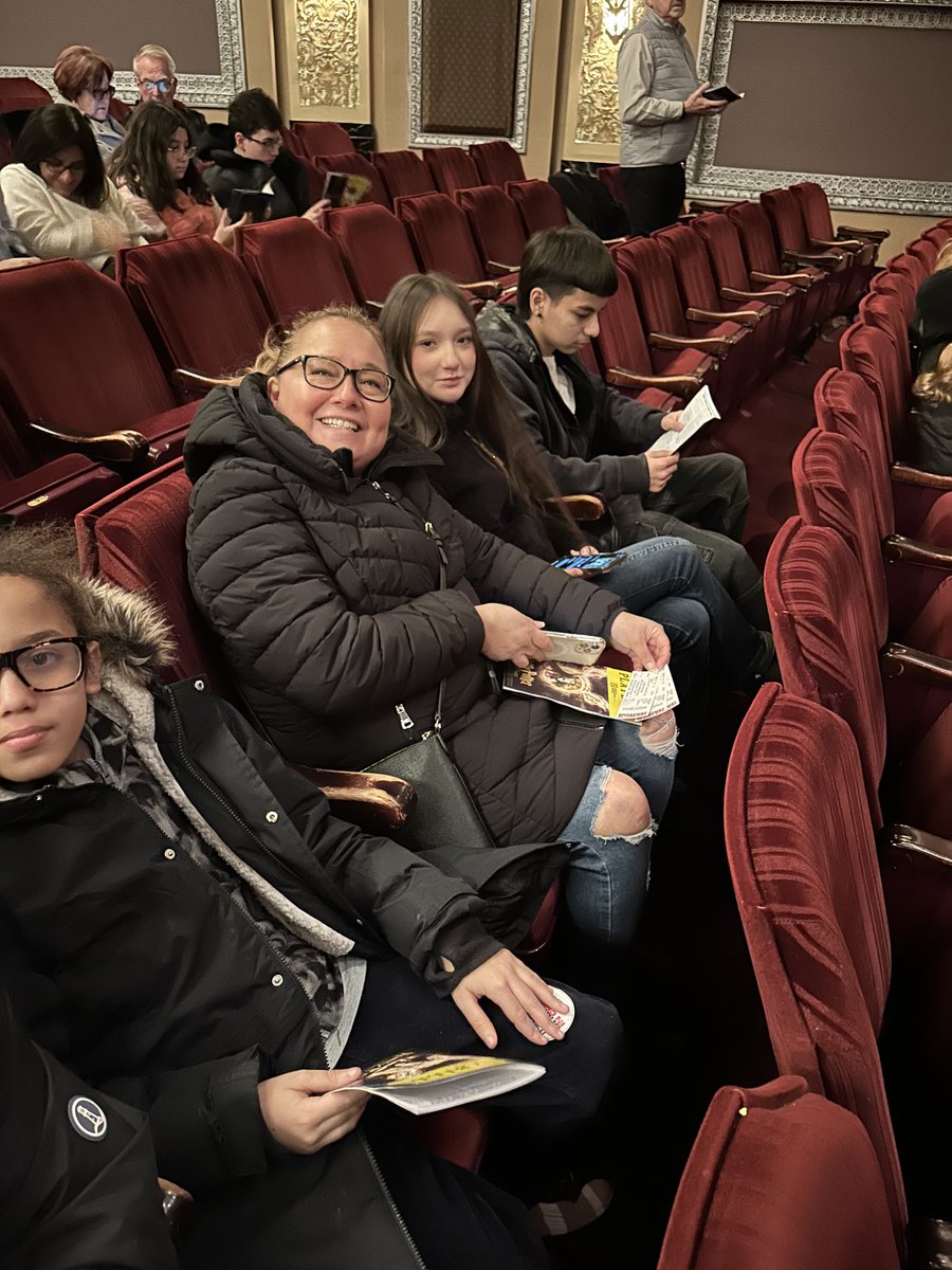 Figure Skating On Your Block tweet media