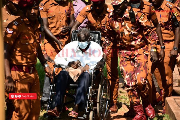 rkabushenga's tweet image. This Tuesday evening at 8 PM on my #AfricanSpeak Spaces, I’ll host @WMutunga, Kenya’s retired Chief Justice. We will examine whether the Judiciary is living up to its role in the @kizzabesigye1 detention &amp;amp; who is actually on trial, Besigye or the State? Set a reminder &amp;amp; spread…