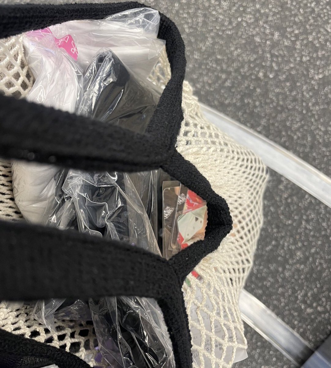 รับหิ้ว walk md หิ้วพรุ่งนี้

เสื้อยืด t-shirt ดำ ขาว 1,320.-

jacket 2,630.-

🛒 dm
ค่าส่งในไทย50.-
ส่งกลับแอร์✈️ รอบถึงไทยวันที่3/3

#ตลาดนัดnct #ตลาดนัดnct127 #ตลาดนัดอซท #NCT127_NEOCITY_THE_MOMENTUM_BKK