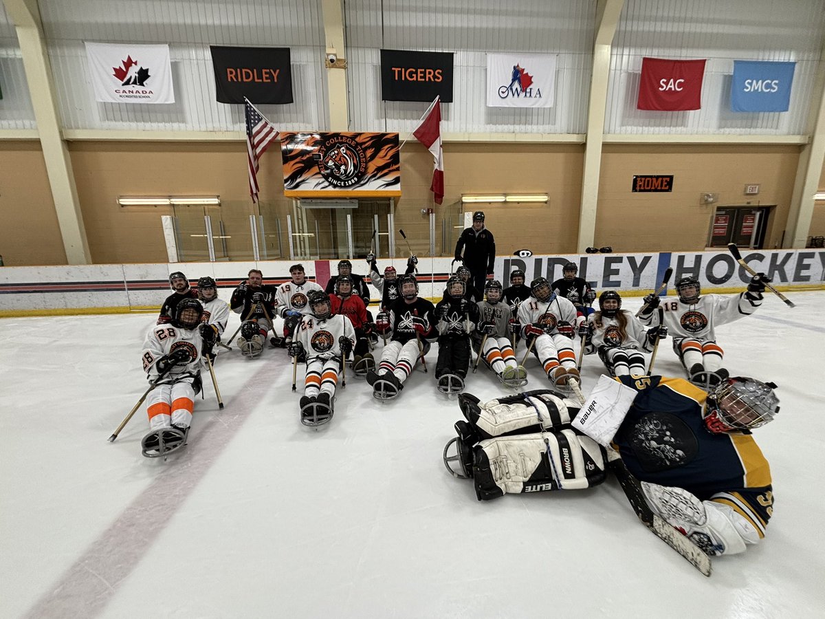 wendy_pak's tweet photo. Ridley’s 1st Girls Hockey team with the @NiagaraSledge having loads of fun learning a new way to play hockey.
#RidleyAthletics #RidleyCommunity https://t.co/Zc8U07cccx