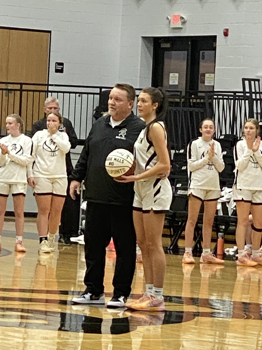 Madison Mills celebrated her 1,000 point this evening at home. Congrats Maddie!  The Knights defeated St. Paul tonight.