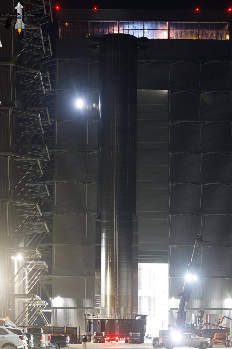 StarshipGazer's tweet photo. Super Heavy Booster 15 has moved out of Megabay 1 tonight for overnight rollout to the launch complex ahead of upcoming Starship test flight 8 at T-minus 90 hrs and counting!

2/24/25 https://t.co/ZBjibVoFHP