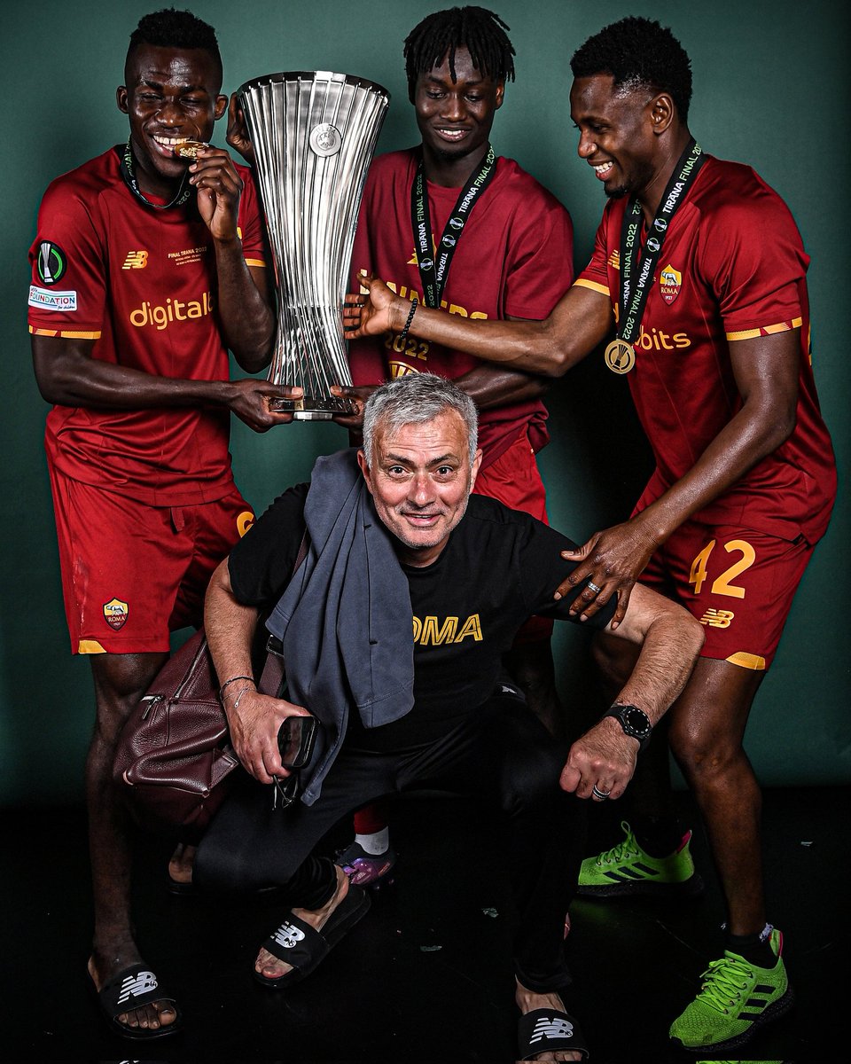 Mourinho_Xtra's tweet image. Jose Mourinho racist ??

Galatasaray football club should be ashamed !!