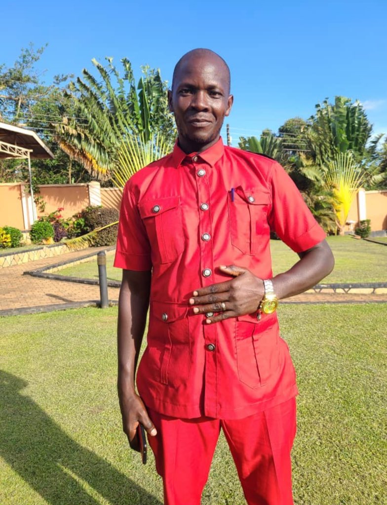 SeraTheActivist's tweet image. Comrade Muwanga Owen, the LC3 Councillor of Nabaziza-Kyengera was abducted around Lubigi. He was abducted by armed men travelling in motor vehicle Reg. No. UAL 119V as he returned from attending the public screening of our documentary 'Bobi Wine: The People's President'