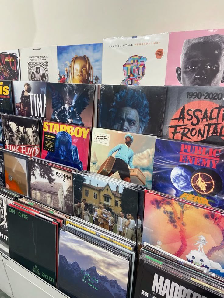 🚨 VINYL GIVEAWAY🚨

Here’s how to enter:
- Follow @Metroboomin_fan &amp; <a href="/00KaanX/">Kaan</a>  
- Like and retweet this post
- Reply with your vinyl of choice (up to $40)

Winner will be selected on 3/1📆