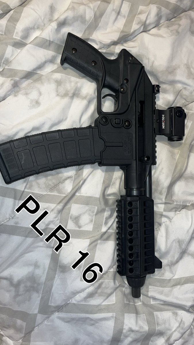 GunThe86553's tweet photo. Pick your everyday carry👇 👀👀 https://t.co/4WFBCqUEIk