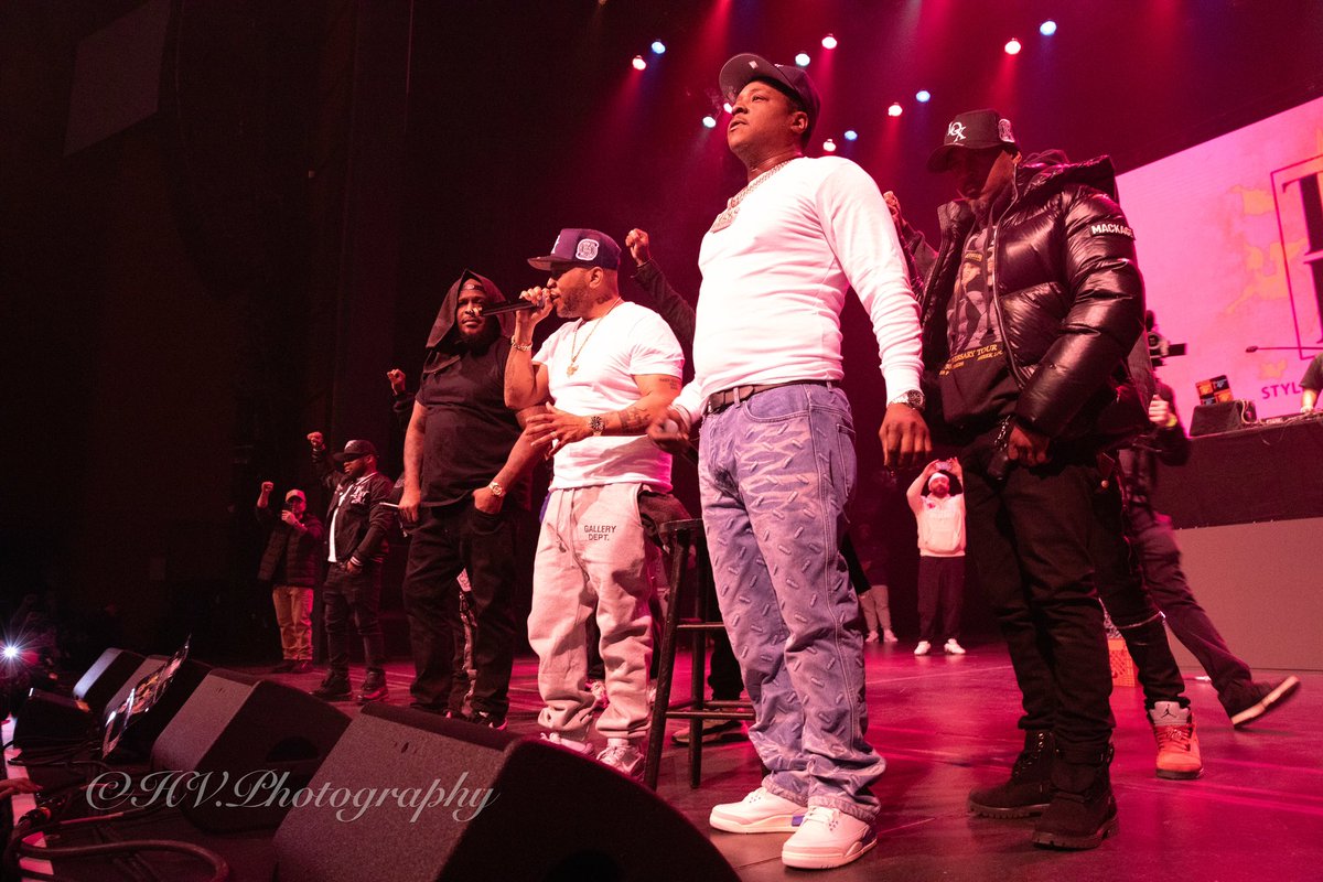 BlackCloudJoey's tweet image. Random pics #thelox tour ,, w/ special guest Tony Mox 

Footage otw