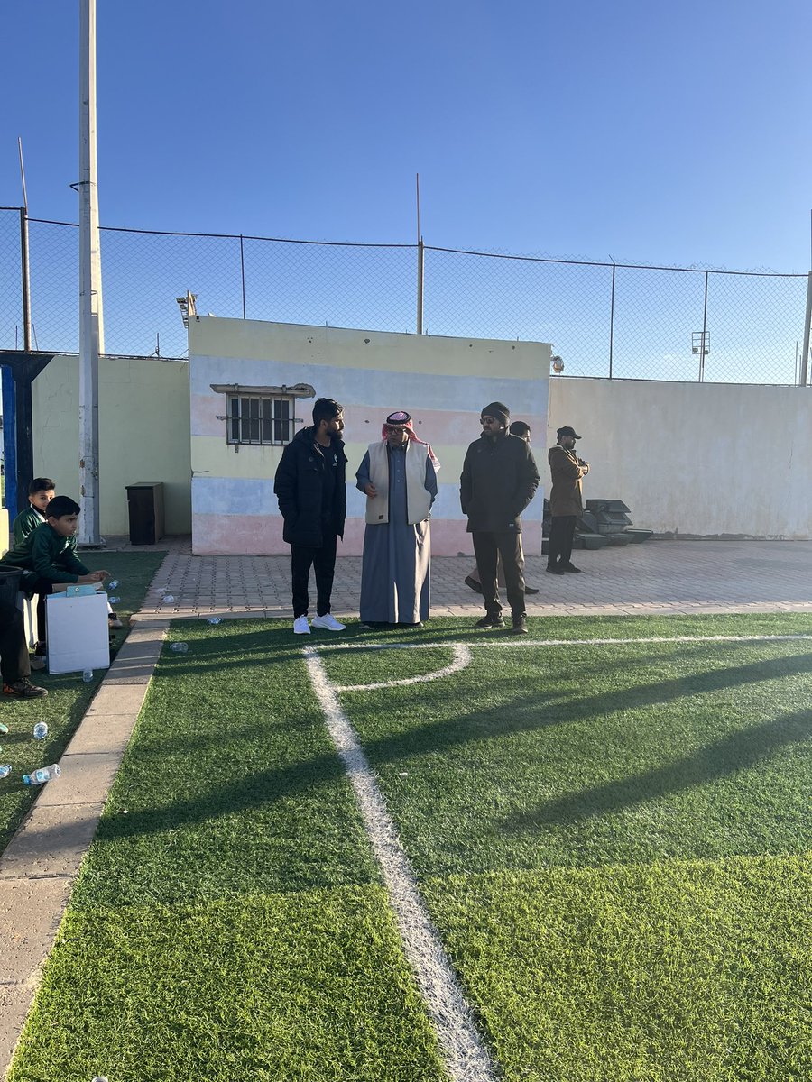 جهود كبيرة ورائعة وقفتُ عليها اليوم ..
يقوم بها القائمون على المركز الإقليمي التابع للإتحاد السعودي لكرة القدم <a href="/saudiFF/">الاتحاد السعودي لكرة القدم</a> لإكتشاف المواهب الكروية في عرعر..
شاهدتُ حراكاً يبعث الأمل ..وحضوراً يبهج النفس ..
مواهبنا بخير في ظل وجود كوكبة من أبناء عرعر الرياضيين 
عبدالهادي الرويلي
محمد