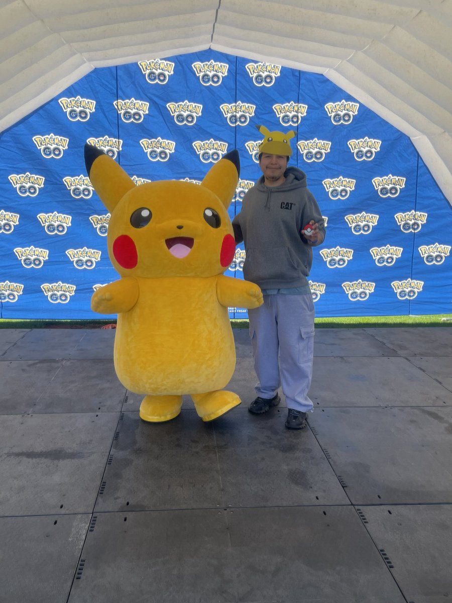 danklin559's tweet photo. Fun weekend 
#UnovaTour #UnovaTourLA
#Hundo #Kyurem https://t.co/kcoqBJHkMA