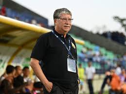 Adelanto de Bazucaback 

Así quedará conformado el cuerpo técnico de Hernán Darío Gómez 

Bolillo Gómez Técnico principal 
Asistente 1 Panzer Carvajal 
Asistente 2 : Juan Carlos Serrano Oporto 
Preparador físico:  Mauricio Roldán 
Preparador de porteros: Álvaro Misael Alfaro