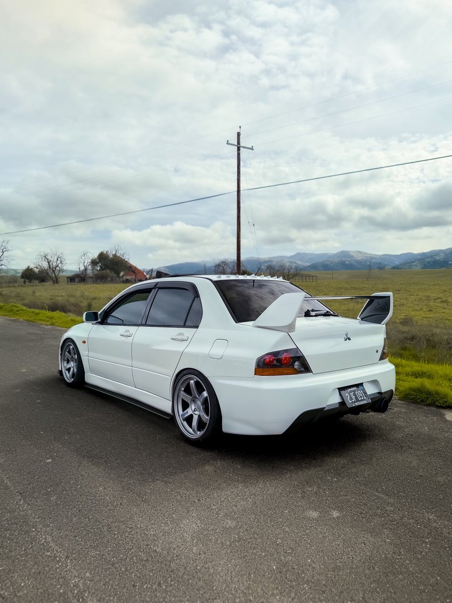 rulershiped's tweet image. Got bored so I made EVO look good again.