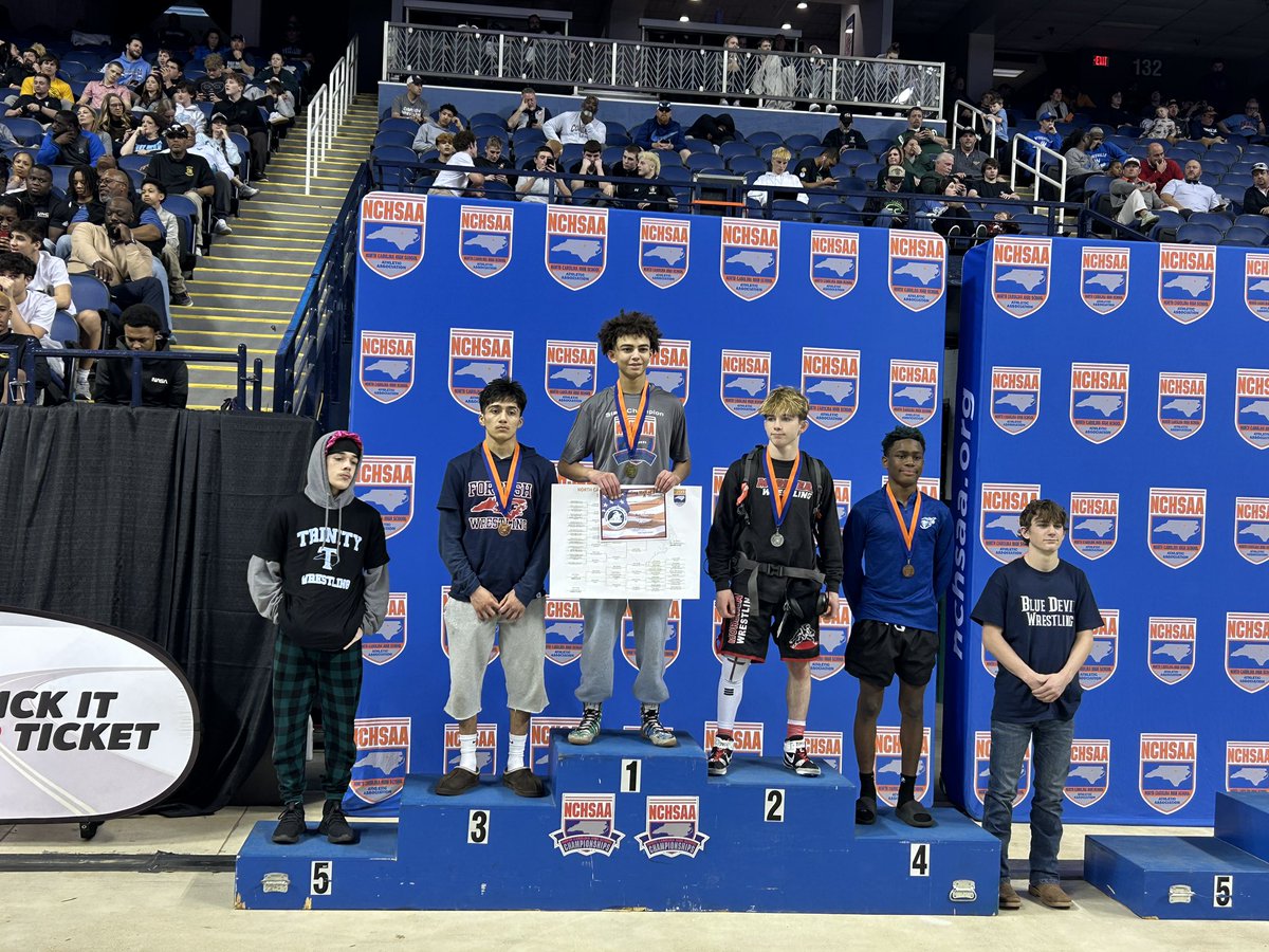 Seaforth’s three individual wrestling state champions 🥇from tonight:

Jordan Miller (113)
Gabe Rogers (120)
Layne Armstrong (132)

The Hawks also clinched their second straight 2A individual team title.

<a href="/SeaforthHawks/">Seaforth Athletics</a>