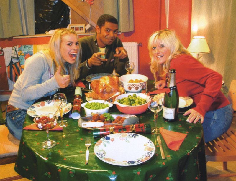 holdinontostars's tweet photo. I MISS MY FAMILYYYYYYYYY https://t.co/GPXqEKk9WI