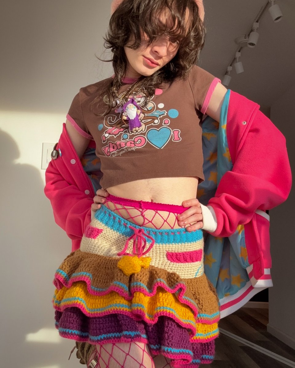 bobbyjackbrand's tweet photo. @ponds_yarns the fit is sooooo cute. love it. 

#bobbyjack #style #fashion #2000s https://t.co/jiDWdHwtB5