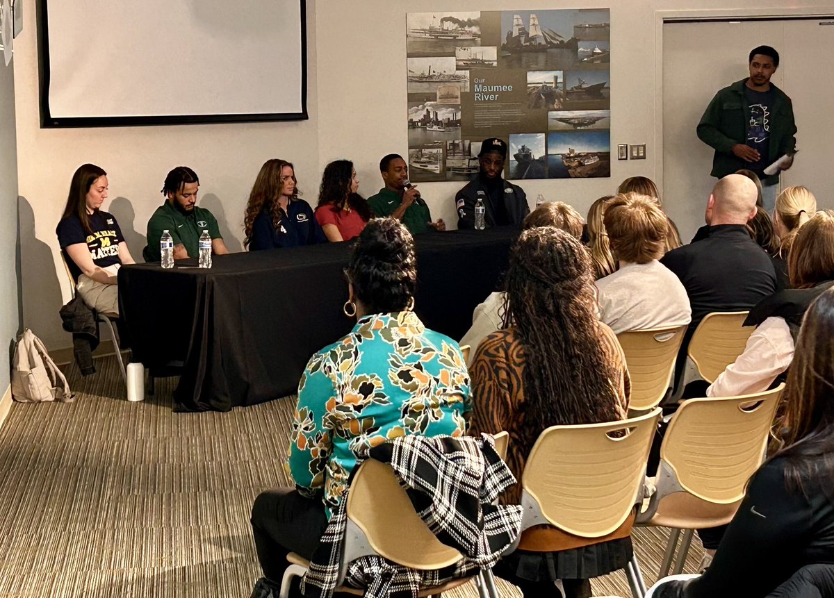 Proud of our players  &amp; coaches who had the opportunity to be panelist for - The Athlete. Mental Health Summit. 
It was a great platform for our organization to share insight with student athletes and parents from NW Ohio. 

#GRIND x 🐲🐉