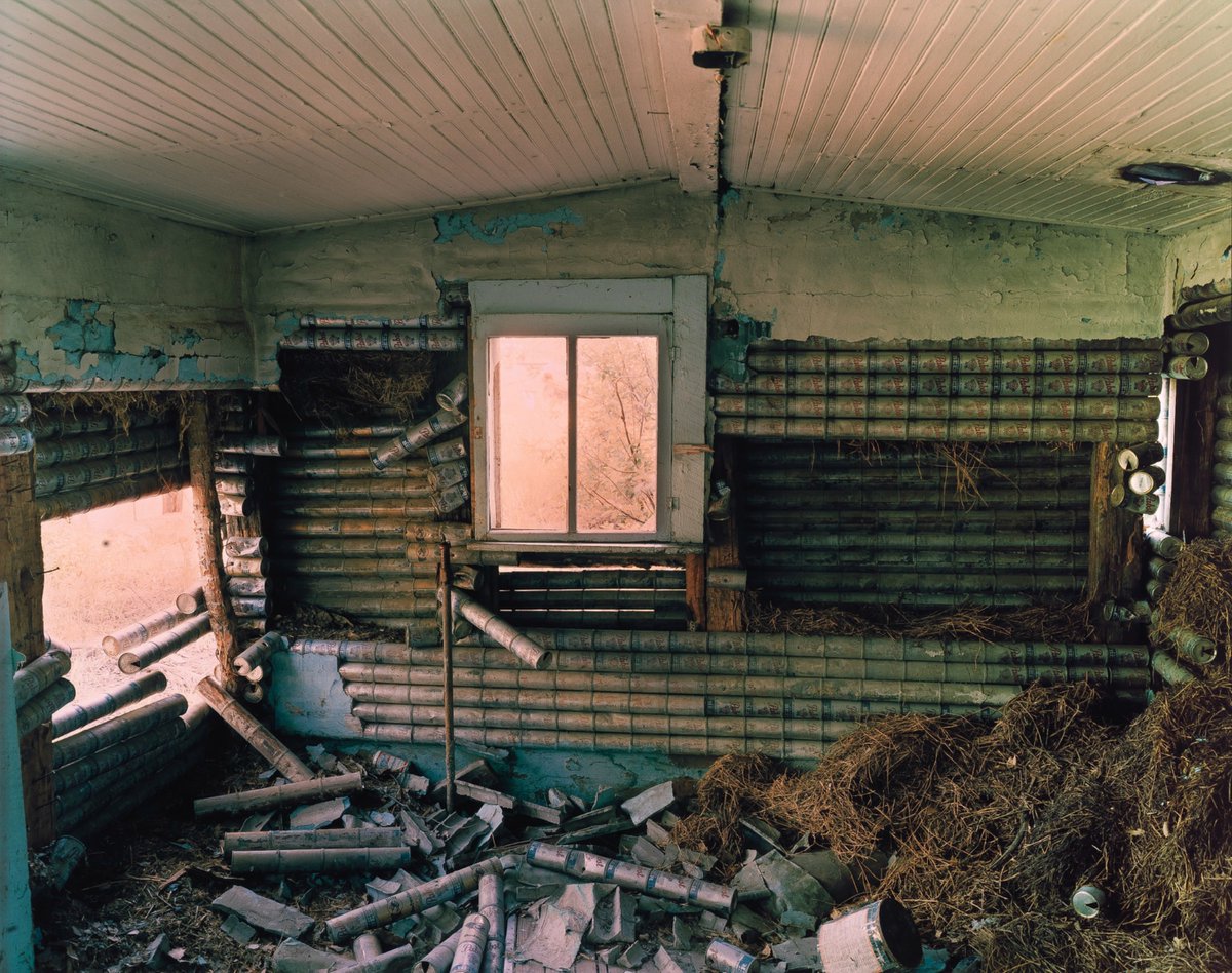 Dub__A's tweet photo. House made from beer cans in Maxwell, eastern New Mexico, June 11, 1995
Steve Fitch https://t.co/XzlHHhwkiG