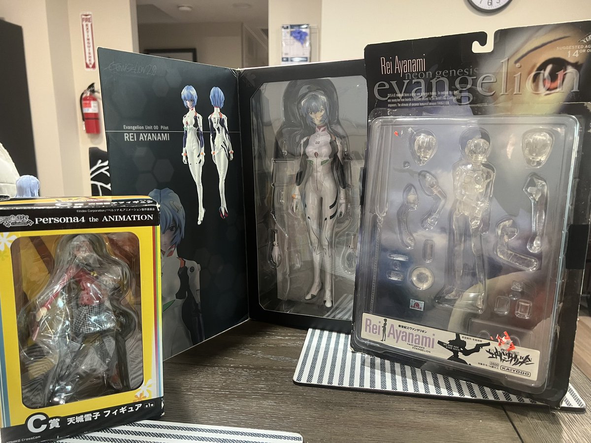 I had such an amazing time at <a href="/IbashoCon/">IbashoCon</a> Everyone was so sweet! Some fans heard about my house burning down so they gifted me some Yukiko and Rei figurines to start my new collection!!