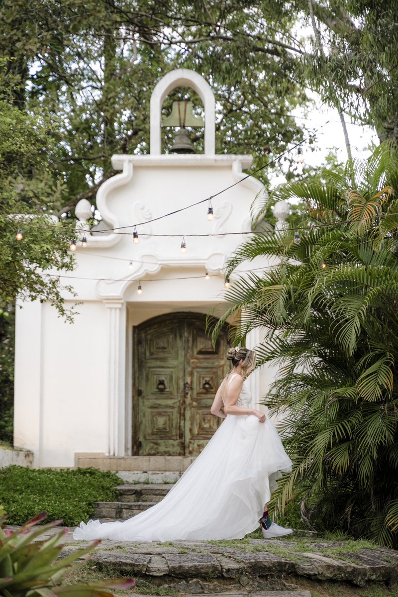 vitoriascmc's tweet photo. Tao feliz com os detalhes do meu casamento 🥰🇭🇺 https://t.co/Vcrrw7eL4M