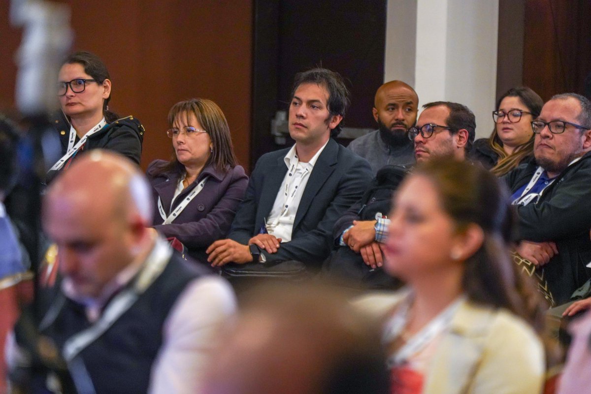 MinCiencias Colombia (@mincienciasco) on Twitter photo Con la participación de más de 400 personas, entre rectores, vicerrectores, decanos y beneficiarios de los programas de #MinCiencias, marcamos un hito con el lanzamiento del Año Internacional de la Ciencia y las Tecnologías Cuánticas. Con la participación de más de 400 personas, entre rectores, vicerrectores, decanos y beneficiarios de los programas de #MinCiencias, marcamos un hito con el lanzamiento del Año Internacional de la Ciencia y las Tecnologías Cuánticas.