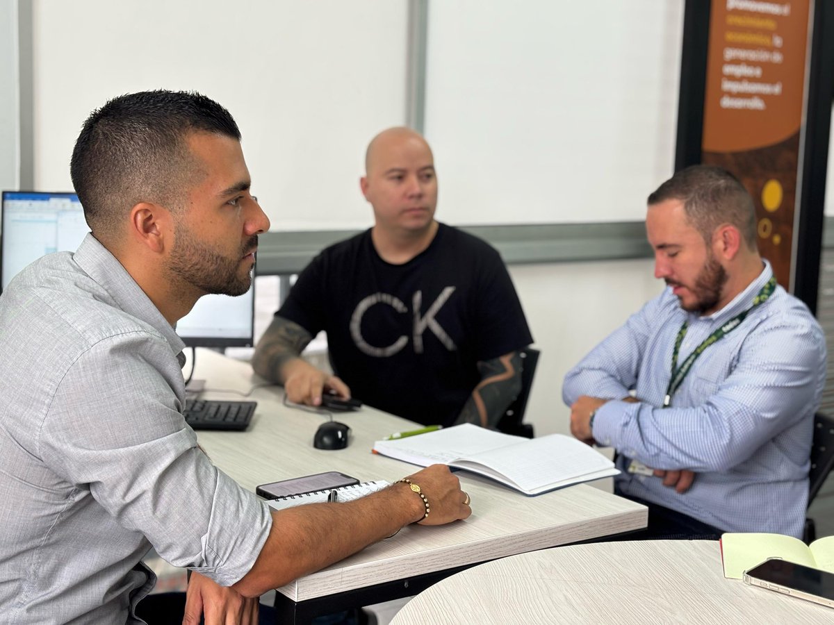 castridaniel_'s tweet photo. Comité Técnico con @comfenalcoant para el Acuerdo de Cooperación y Fortalecer el Desarrollo Económico de Sabaneta 🧡💚 @directoriosabaneta @alcaldia_sabaneta #sabaneta https://t.co/NpZZg0P2DQ