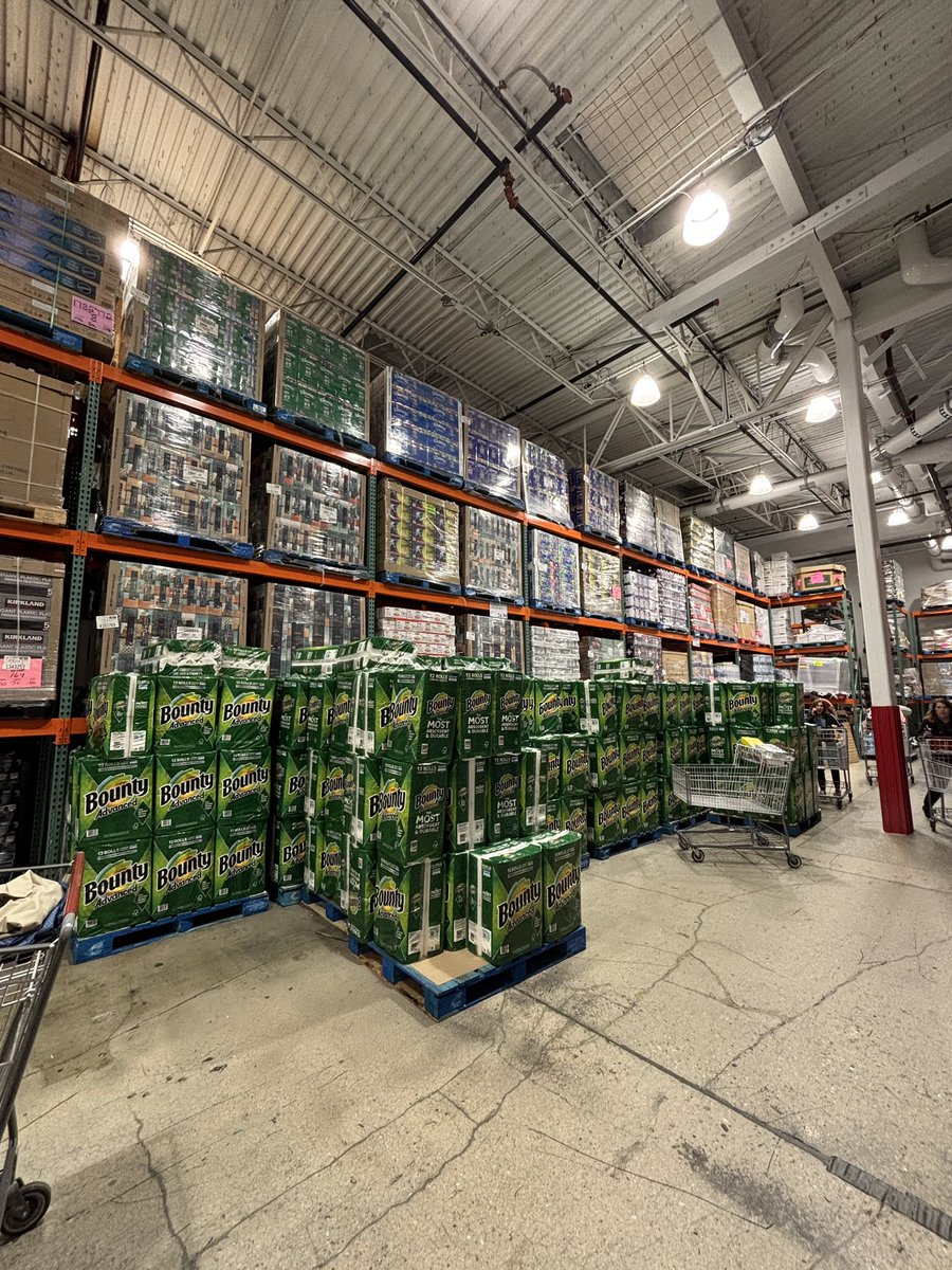 DFScardguy's tweet image. All this Bounty and no Kirkland paper towels? Smh @Costco