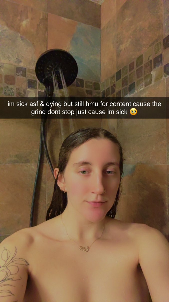 emeraldstone99's tweet photo. lemme spit in your drink so you can be as sick as me 😩🤞🏼 #findom https://t.co/6DQDa4iO4C