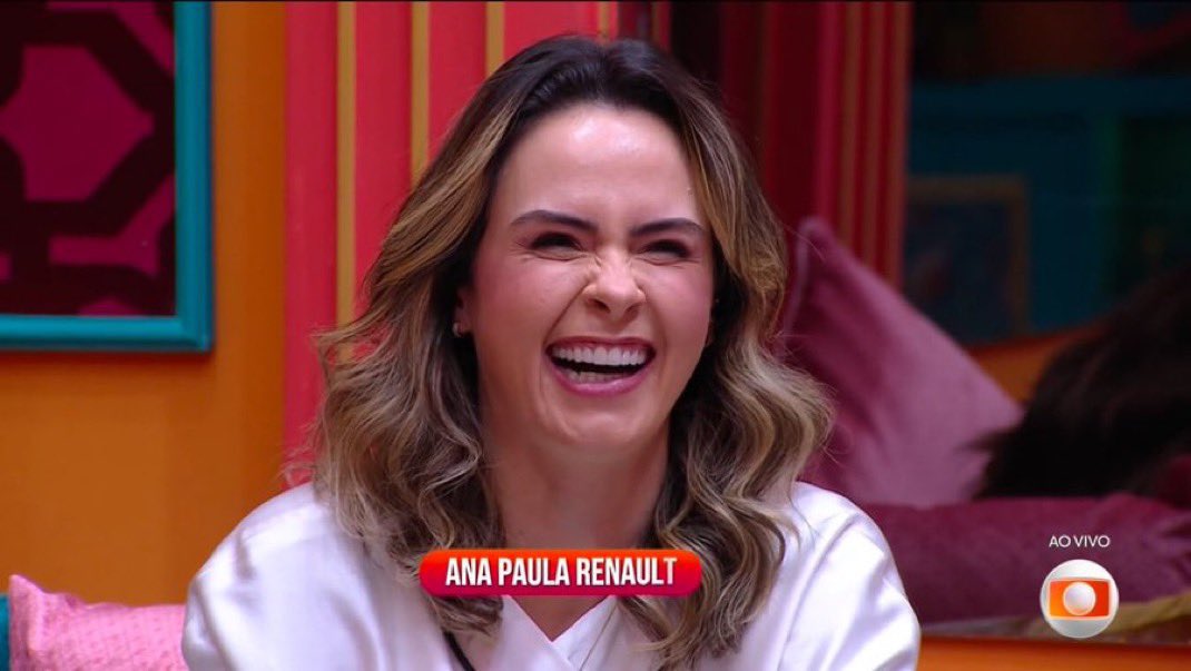 choquei's tweet photo. O mundo não gira, ele capota! #BBB25 https://t.co/lKQ8Qq6txs