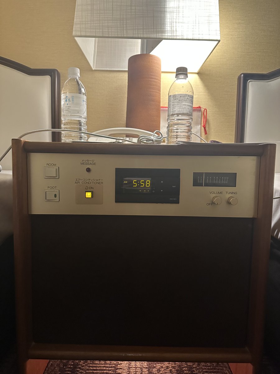ProgP89's tweet photo. 皆様の三連休いかがでしたか。
私はドライブして3日間で700キロ走りました。🚗

良かったのは
- 淡路SA （明石海峡大橋の絶景）
- 高松市のうどんバカ一代（1時間並びましたが非常においしかった！！）
- 揖保乃糸素麵工場（工場見学はやはり面白い！）
- ホテルの古いラジオ（懐かしい！）