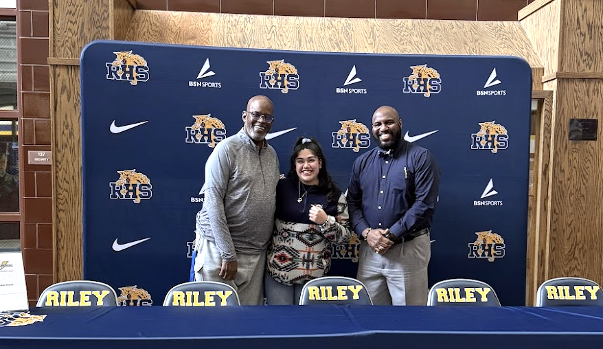 SB Riley Wildcat Athletics (@sbrileysports) on Twitter photo Congratulations to <a href="/SBRileyhigh/">South Bend Riley</a> Girls Soccer standout Karen Chavez on signing her letter of intent to continue her academic & athletic career at <a href="/AncillaSoccer/">Marian University ⚡️ Ancilla Women’s Soccer</a>!
#GoWildcats #Classof25 Congratulations to <a href="/SBRileyhigh/">South Bend Riley</a> Girls Soccer standout Karen Chavez on signing her letter of intent to continue her academic & athletic career at <a href="/AncillaSoccer/">Marian University ⚡️ Ancilla Women’s Soccer</a>!
#GoWildcats #Classof25