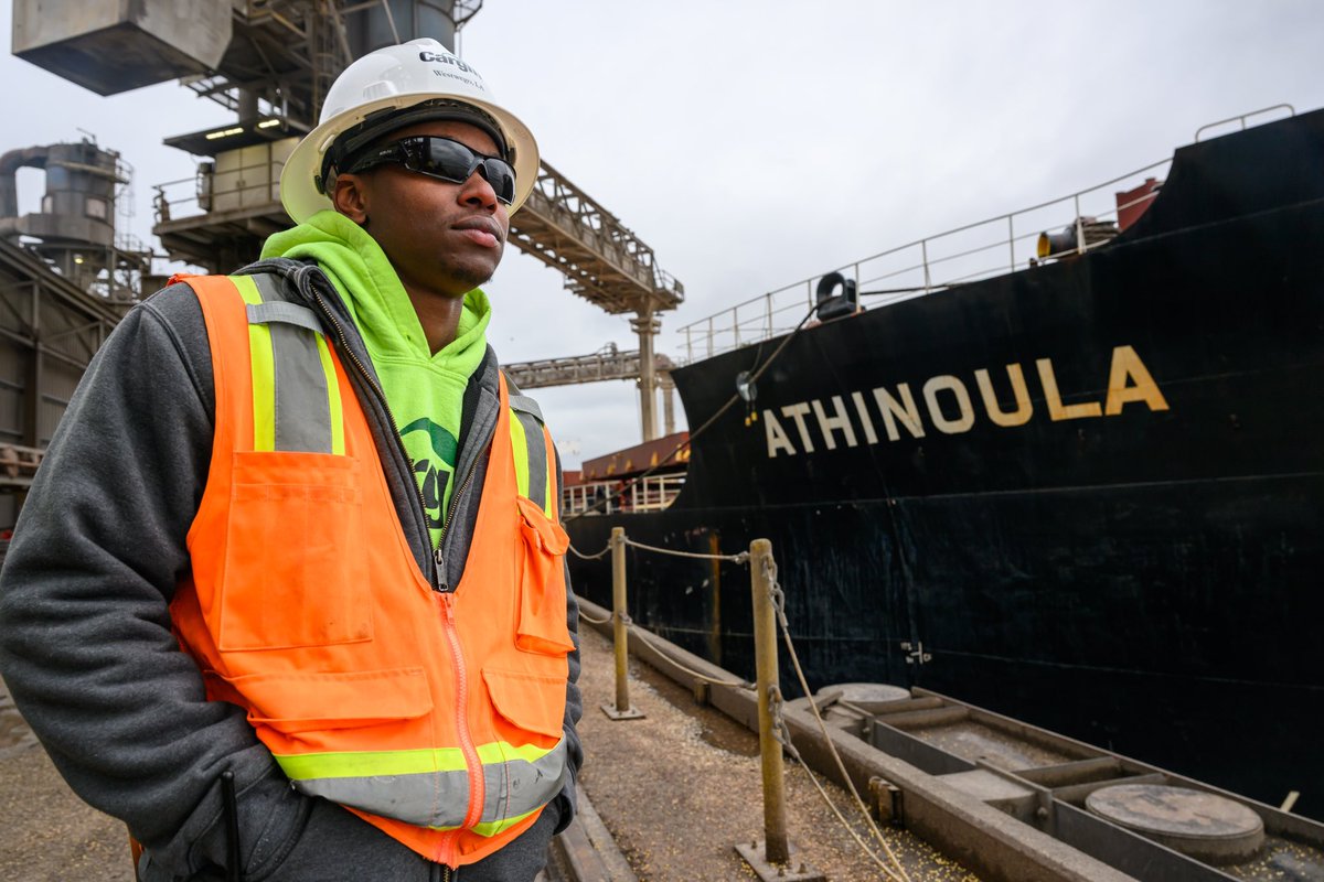 Joe Murphy (@jmurphpix) on Twitter photo Ken Brown watches as soybeans are loaded on a Panamax vessel near New Orleans earlier this week. Once loaded, the ship will sail to China via the Panama Canal. A significant portion of U.S. soybeans, 297,000 metric tons during the 2023/2024 marketing year, are exported to China. Ken Brown watches as soybeans are loaded on a Panamax vessel near New Orleans earlier this week. Once loaded, the ship will sail to China via the Panama Canal. A significant portion of U.S. soybeans, 297,000 metric tons during the 2023/2024 marketing year, are exported to China.