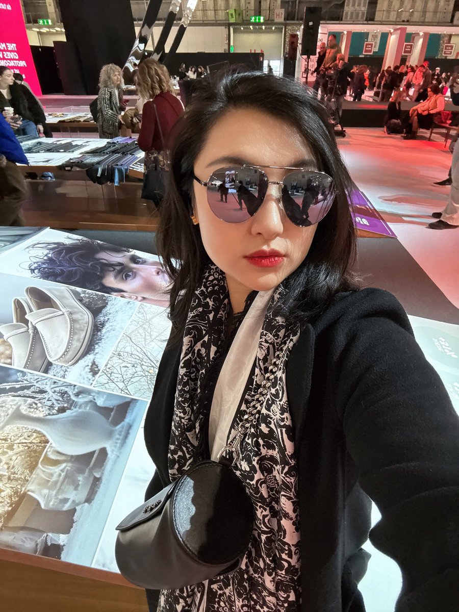 巴黎高端外围经纪人微心11856811 高端外围真人真照见人付款保真.gyx