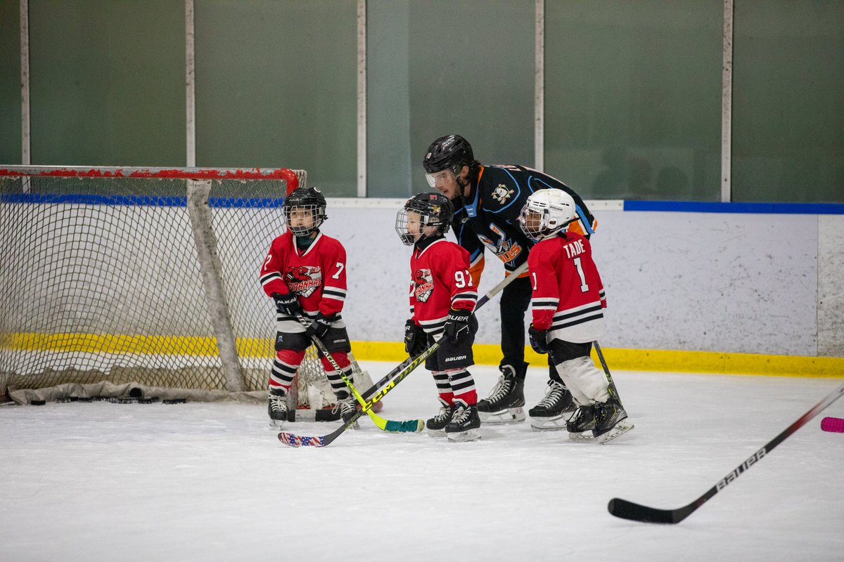 It's always a great time skating at UTC Ice!

Lopes hopped on the ice with Piranhas and dishing out tips and tricks.