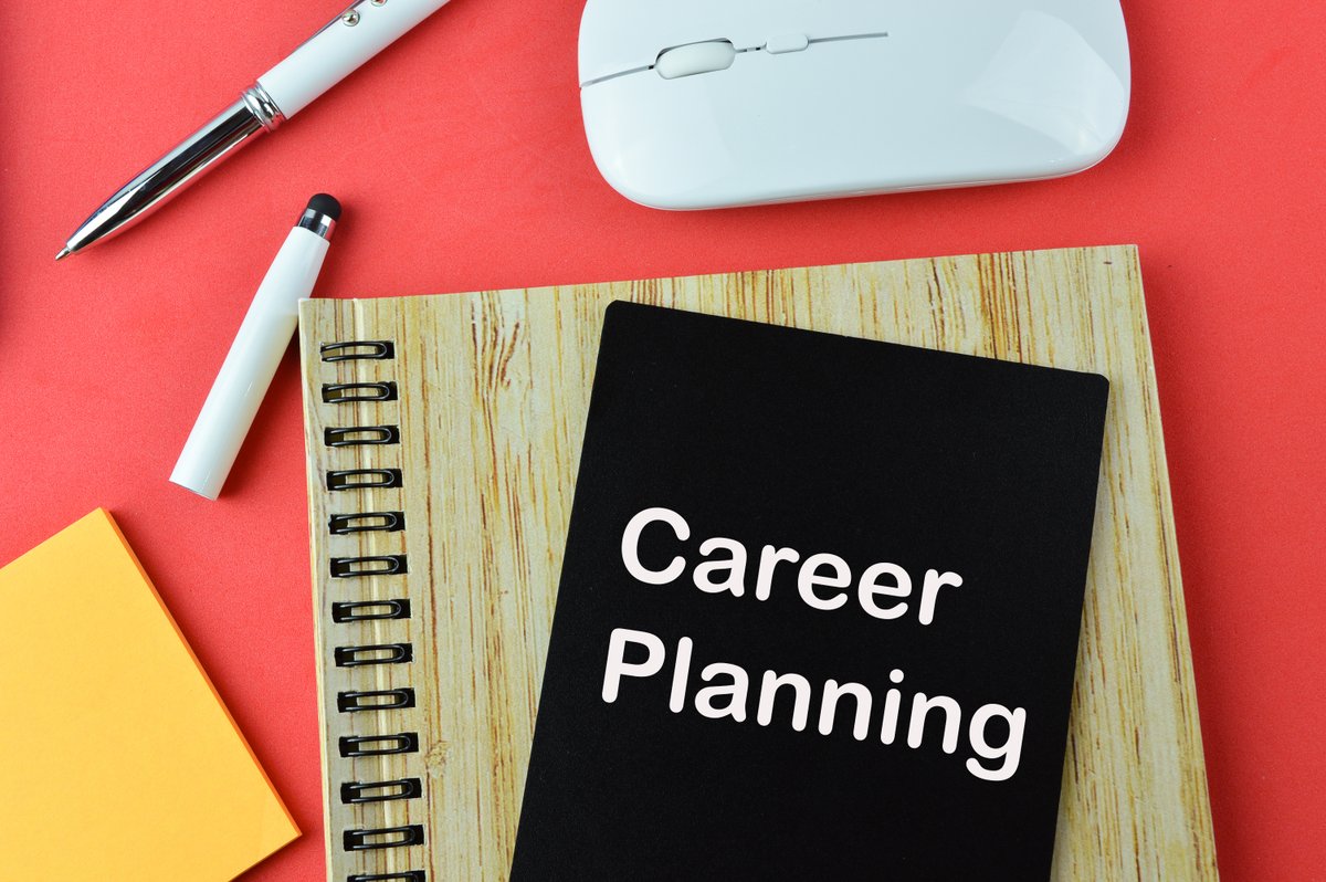JobLookupGlobal's tweet image. A goal without a plan is just a wish! 
📝 Set goals, track progress, and take the next step with confidence. Here’s how to create a career plan that works for you. 👇 

🔗joblookup.com/explore/3-step…

#CareerSuccess #CareerAdvice #jobsearch