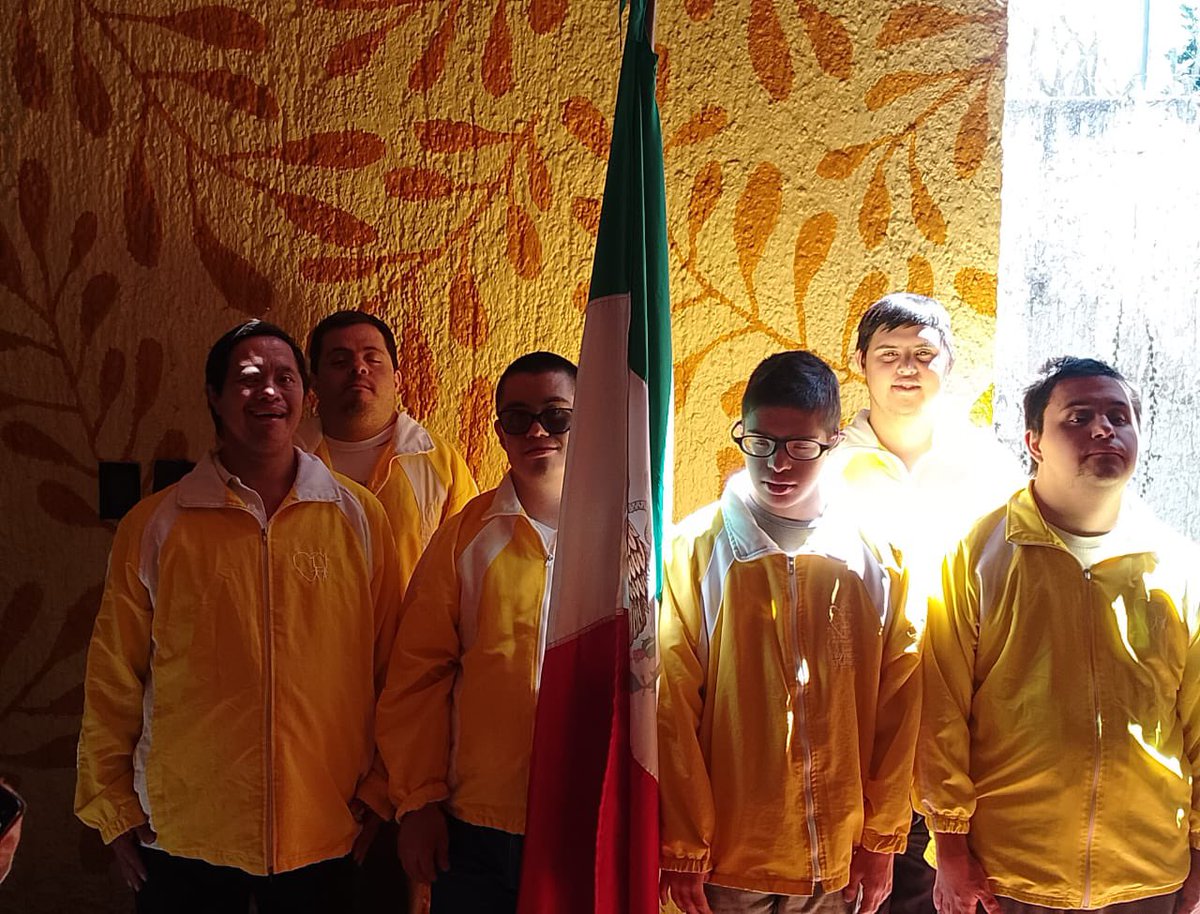 lacasadown's tweet image. Honores a la Bandera 🇲🇽
24 de febrero, día de la bandera. Con orgullo y amor a nuestra patria, celebramos este día.  🇲🇽

#LaCasaDown #LCDG #24defebrero #díadelabandera #honores #mexico #sindromededown #trisomia21