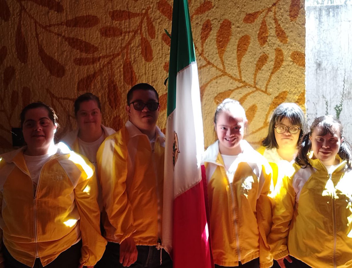 lacasadown's tweet image. Honores a la Bandera 🇲🇽
24 de febrero, día de la bandera. Con orgullo y amor a nuestra patria, celebramos este día.  🇲🇽

#LaCasaDown #LCDG #24defebrero #díadelabandera #honores #mexico #sindromededown #trisomia21