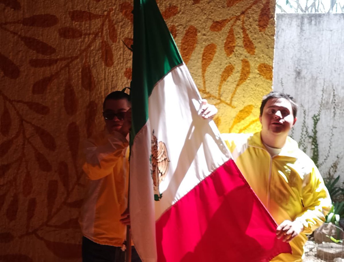 lacasadown's tweet image. Honores a la Bandera 🇲🇽
24 de febrero, día de la bandera. Con orgullo y amor a nuestra patria, celebramos este día.  🇲🇽

#LaCasaDown #LCDG #24defebrero #díadelabandera #honores #mexico #sindromededown #trisomia21